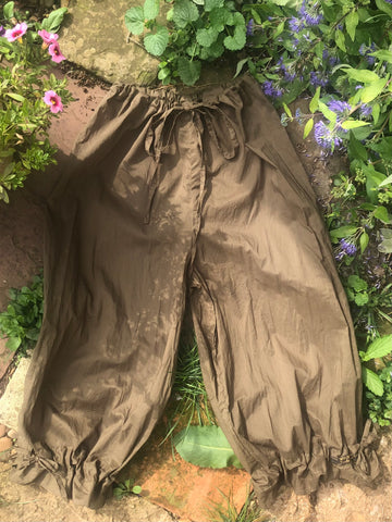 Olive organic cotton voile women’s long bloomers (42”)